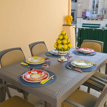 Apartment Myosotis - With Terrace In Ischia